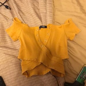 Brand: fashion nova size: medium color: yellow